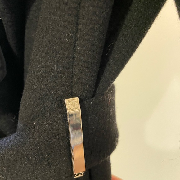 Ivanka Trump black coat - Picture 5 of 5